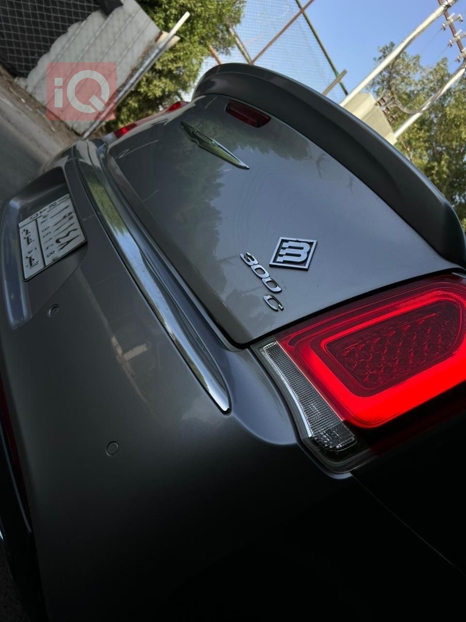 کرایسلەر 300